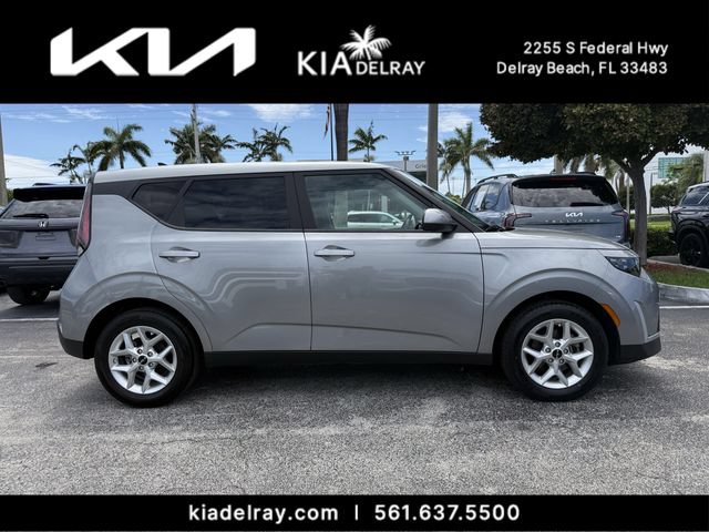 Certified 2023 Kia Soul LX w/ Option Group 015 FWD image 2
