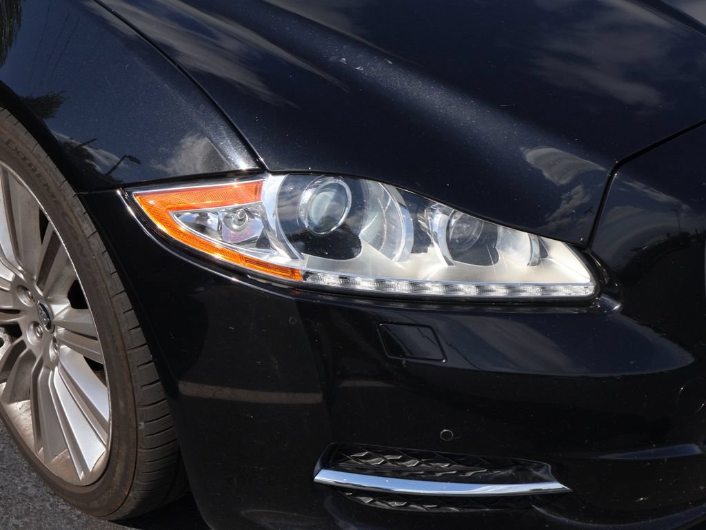 Used 2011 Jaguar XJ L RWD image 6