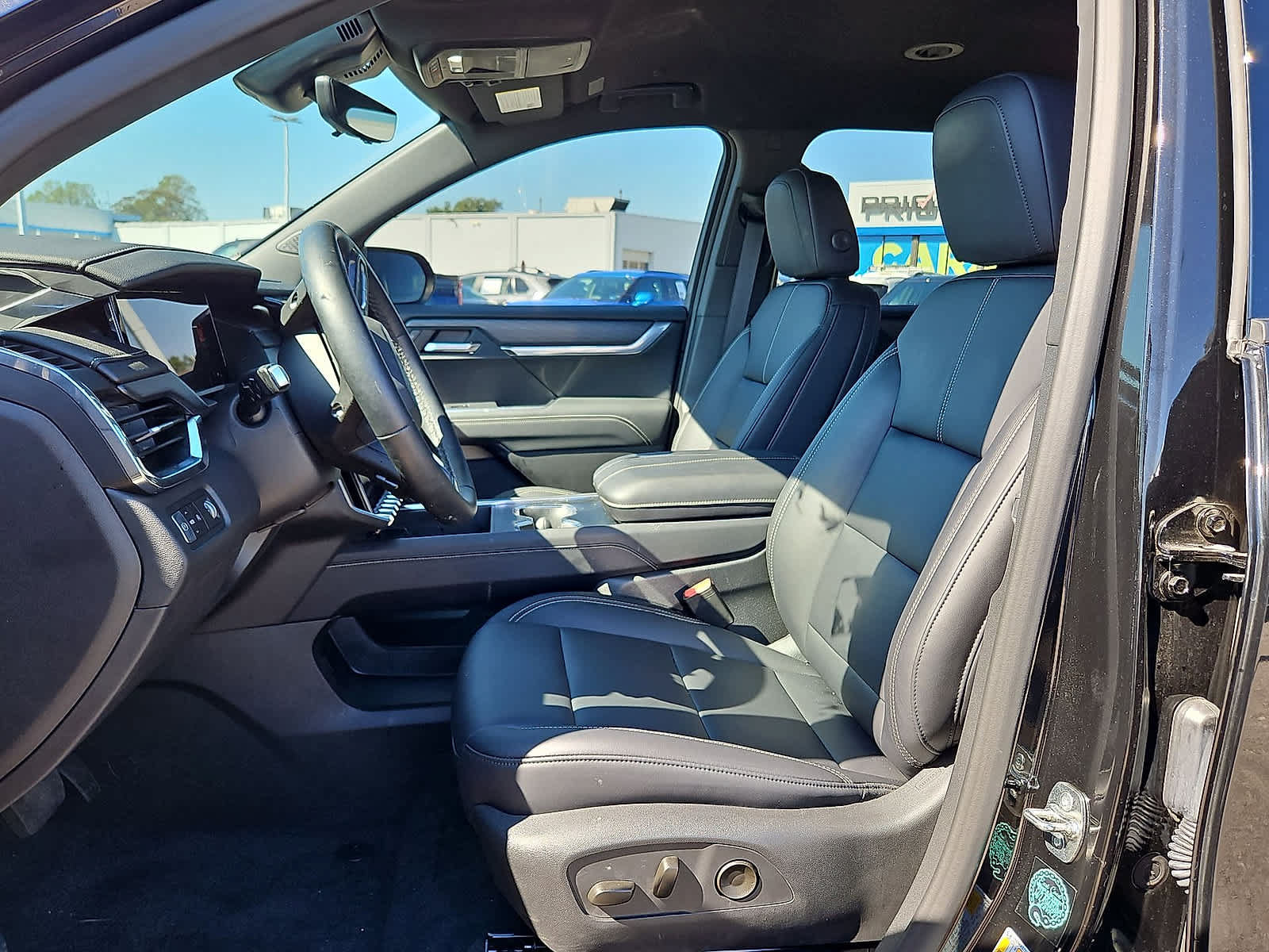 Used 2026 GMC Acadia Elevation w/ Elevation Premium Package FWD image 25