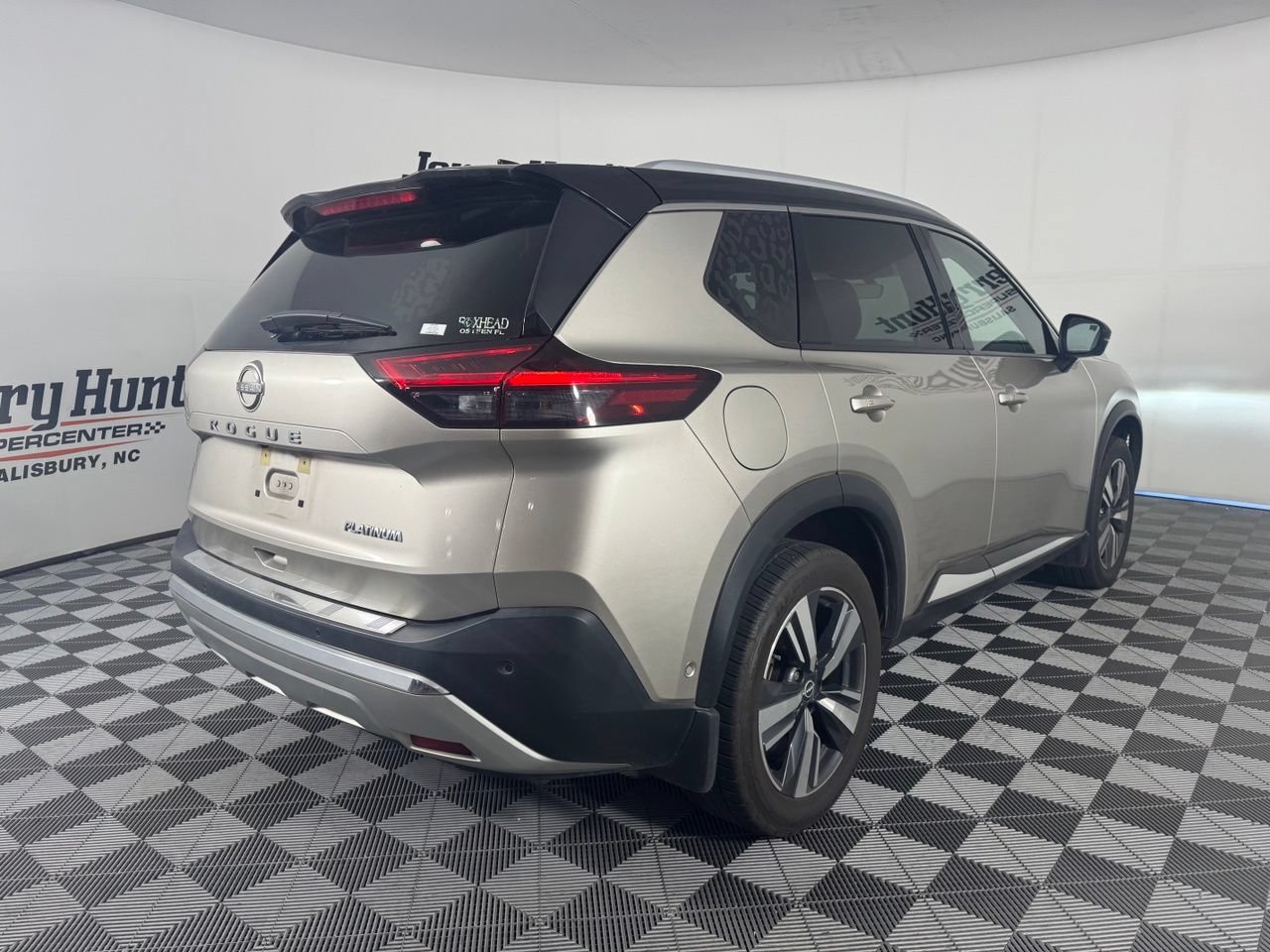 Used 2022 Nissan Rogue Platinum w/ Head-Up Display Package FWD image 6