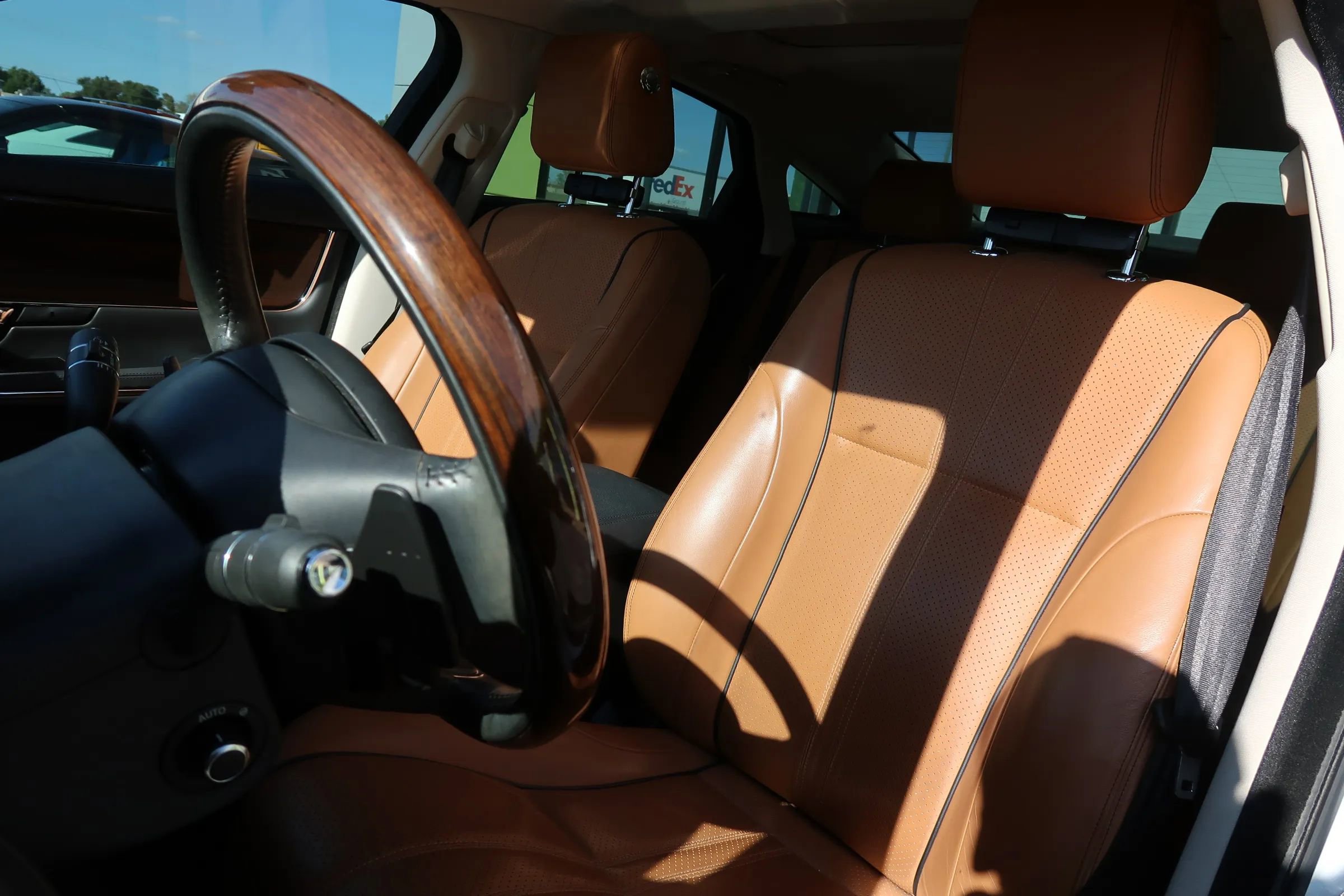 Used 2019 Jaguar XJ R-Sport RWD image 15