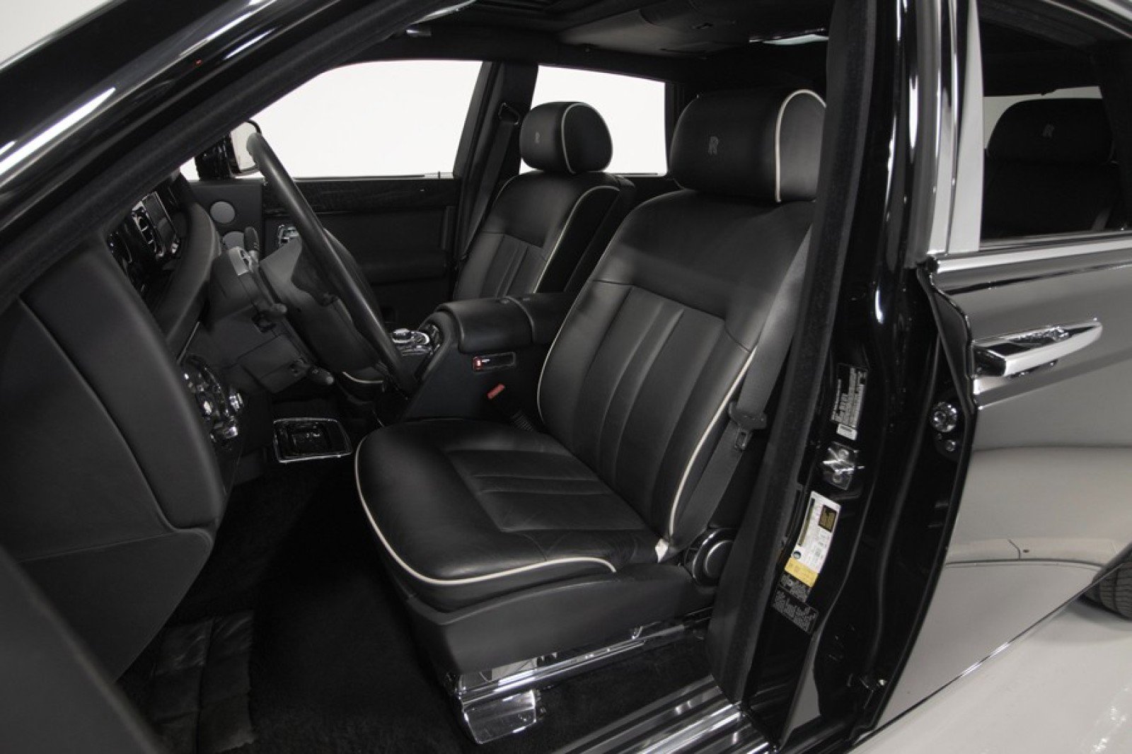 Used 2013 Rolls-Royce Phantom image 41