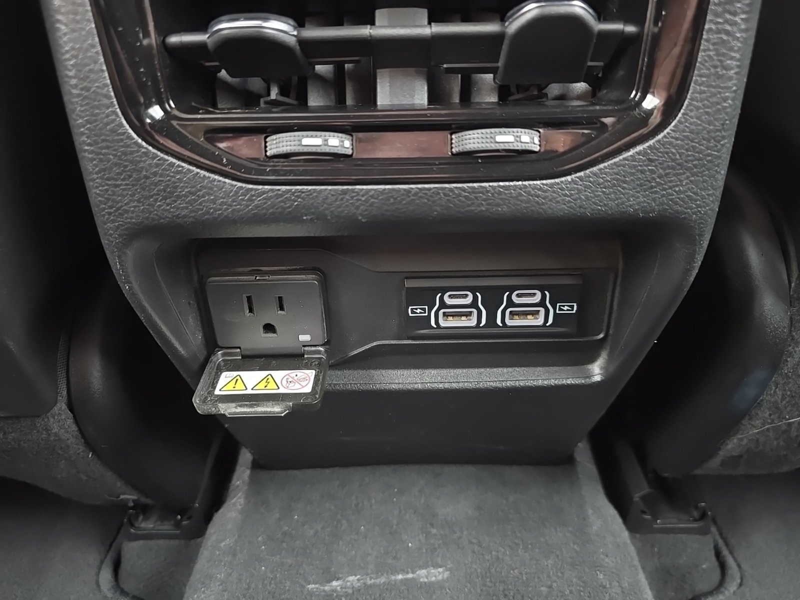 Used 2023 Jeep Grand Cherokee Altitude AWD/4WD image 43