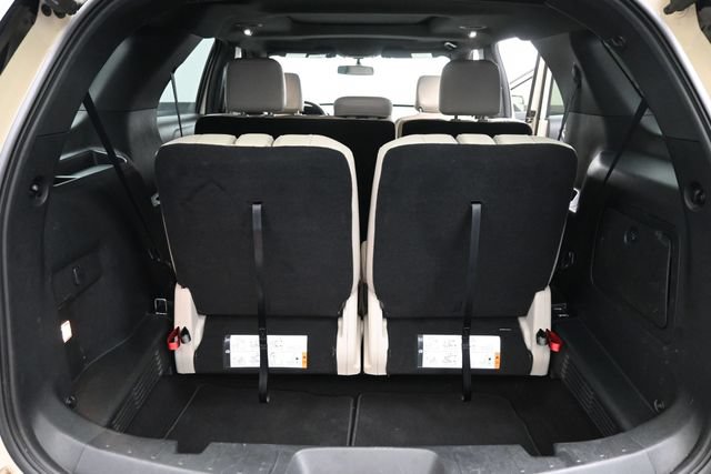 Used 2018 Ford Explorer XLT w/ Equipment Group 202A AWD/4WD image 6