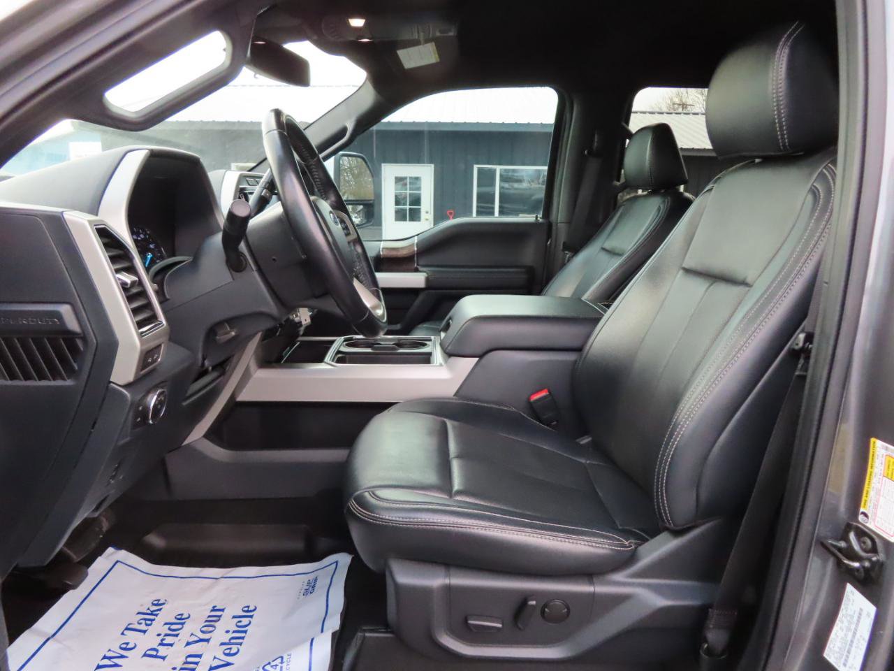 Used 2022 Ford F250 Lariat w/ Chrome Package image 29