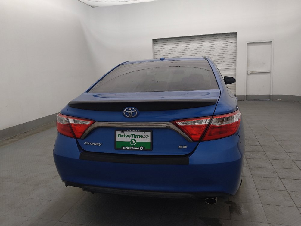 Used 2017 Toyota Camry SE w/ Moonroof Package FWD image 7