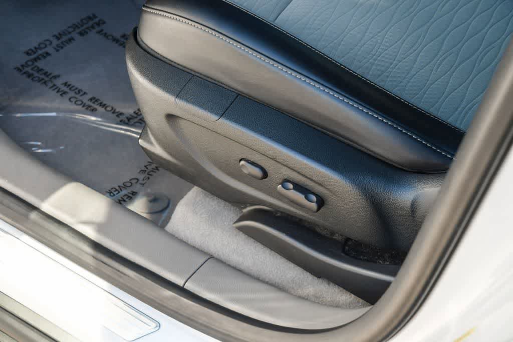 Used 2016 Buick Encore FWD image 24