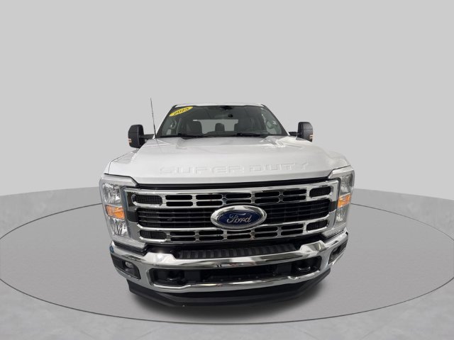 Used 2025 Ford F250 XLT AWD/4WD image 3