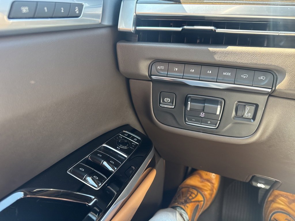 Used 2025 Cadillac Escalade Premium Luxury w/ Touring Package image 13