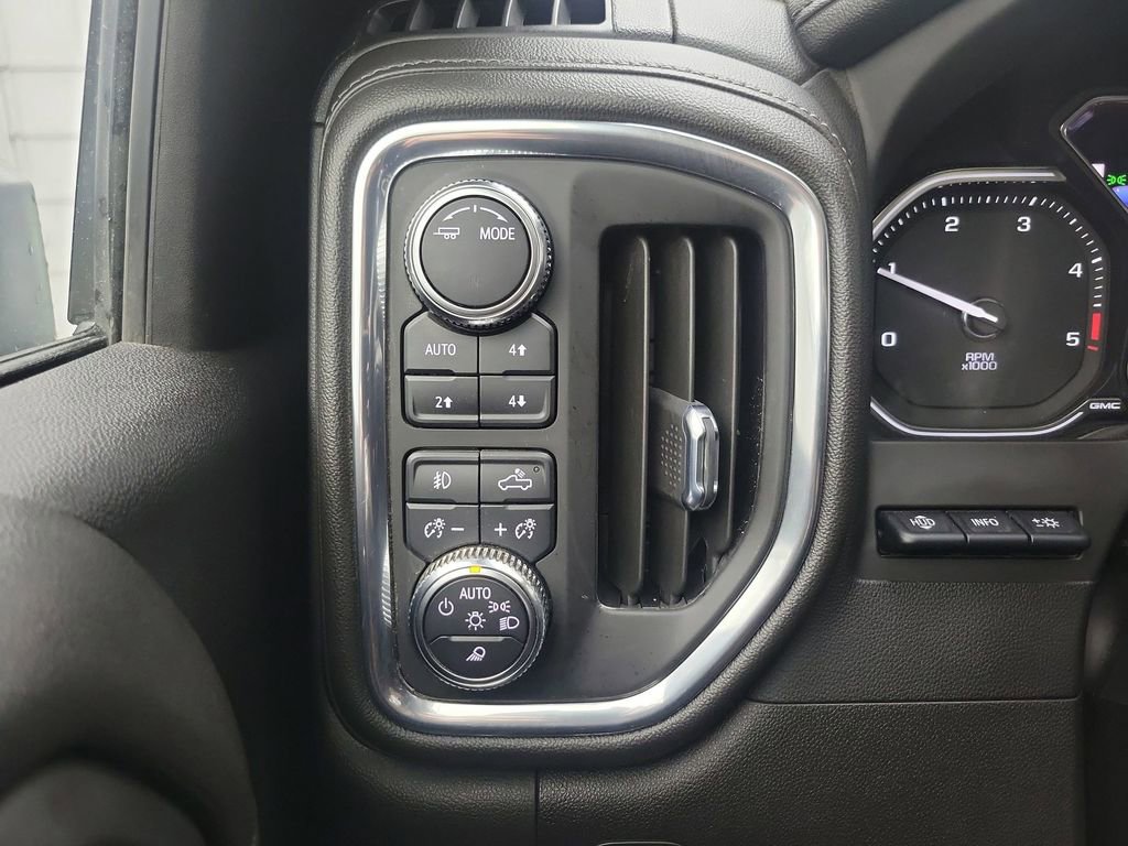Used 2023 GMC Sierra 3500 Denali w/ Denali Ultimate Package AWD/4WD image 31