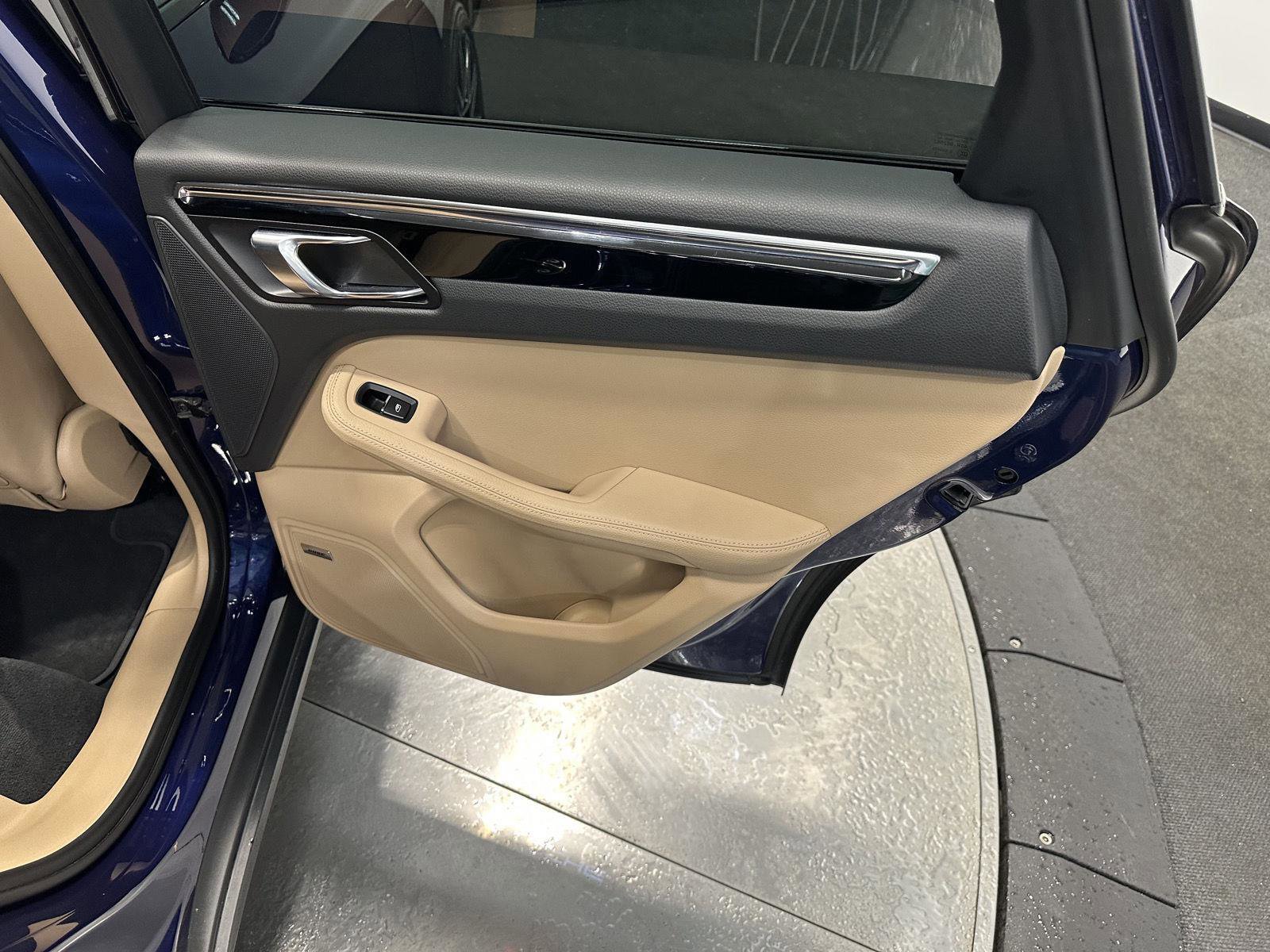 Certified 2026 Porsche Macan AWD/4WD image 40