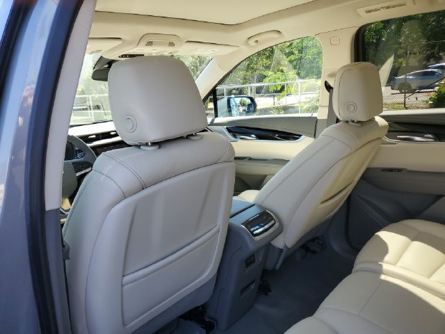 Certified 2024 Cadillac XT6 Premium Luxury w/ LPO, Premium Carpet Package FWD image 15