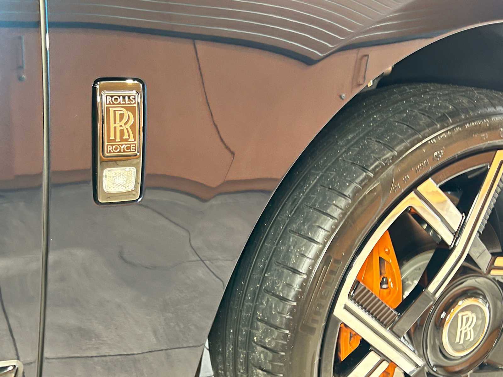 Used 2025 Rolls-Royce Cullinan Black Badge w/ Leather Finishing Pack image 10