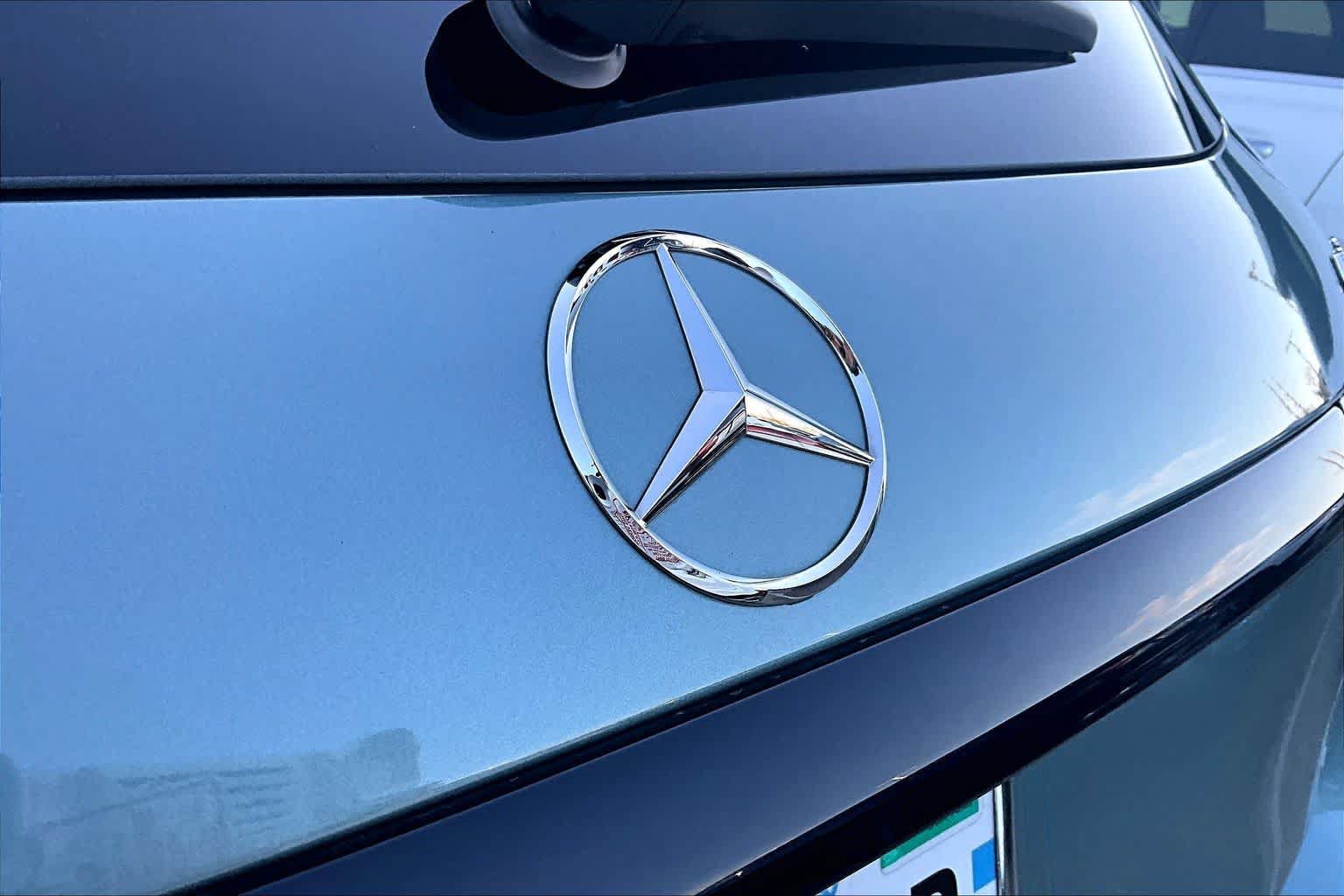 Used 2025 Mercedes-Benz GLC 350e 4MATIC image 10