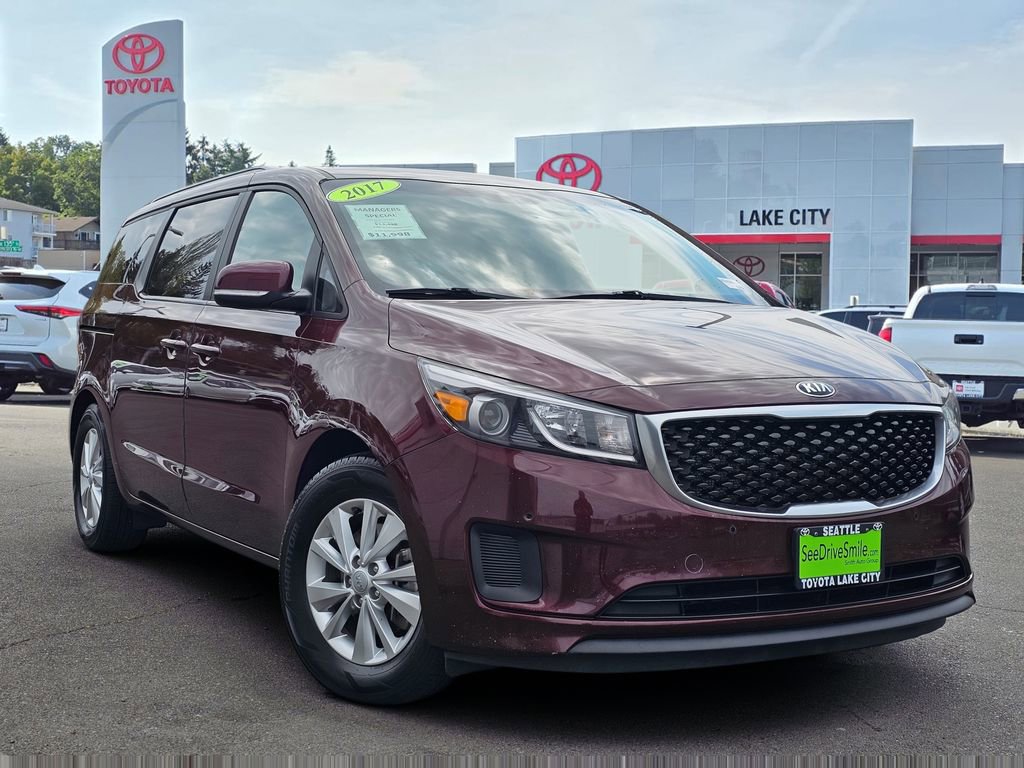 Used 2017 Kia Sedona LX w/ LX Essentials Premium Package FWD video 1