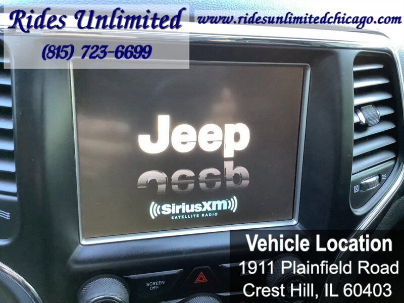 Used 2017 Jeep Grand Cherokee Altitude AWD/4WD image 10