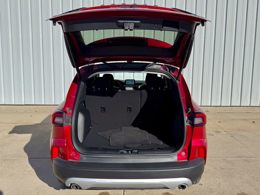 Certified 2025 Ford Escape Active w/ Cold Weather Package image 15