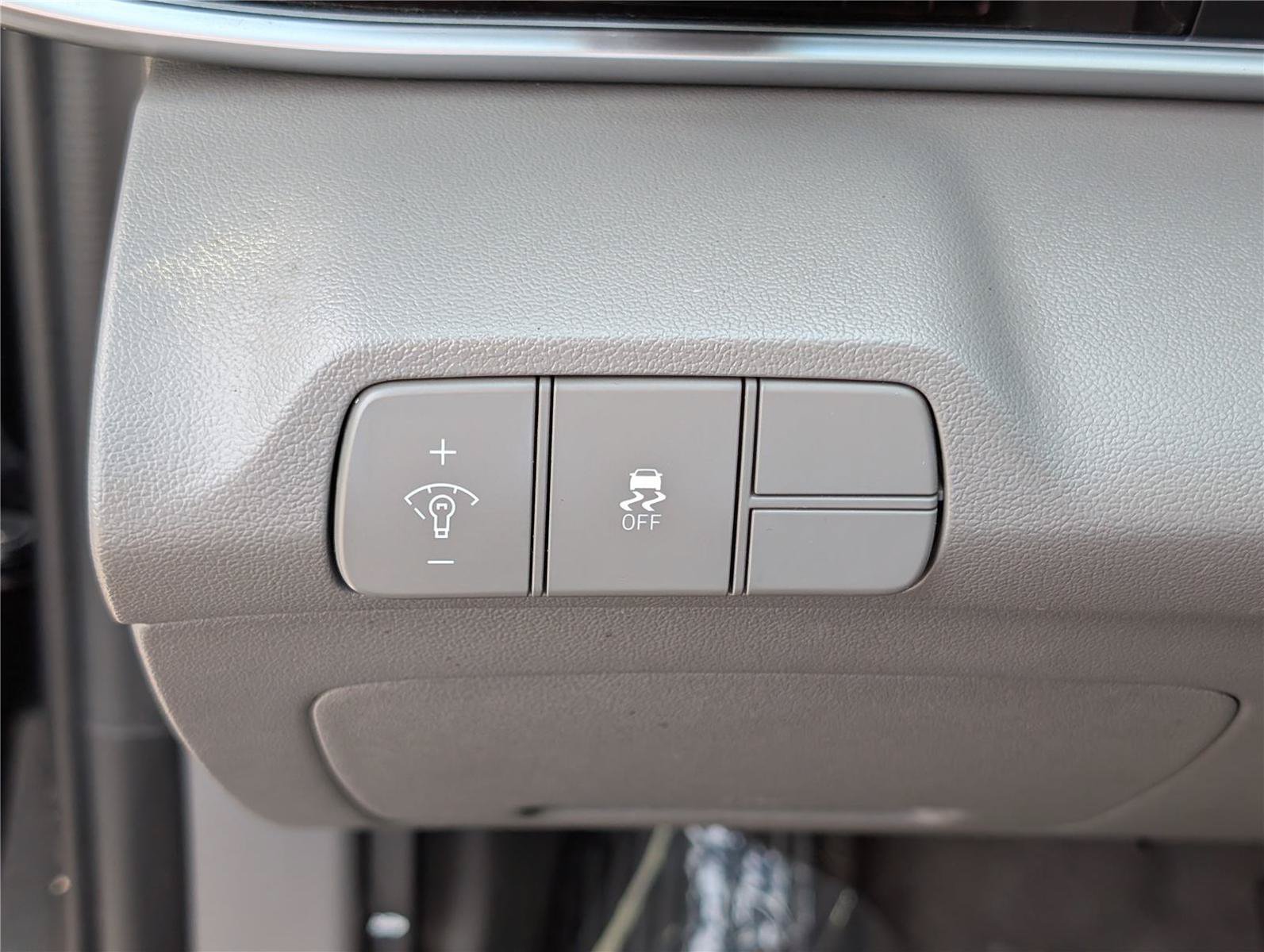 Used 2024 Hyundai Elantra SEL w/ Convenience Package FWD image 18