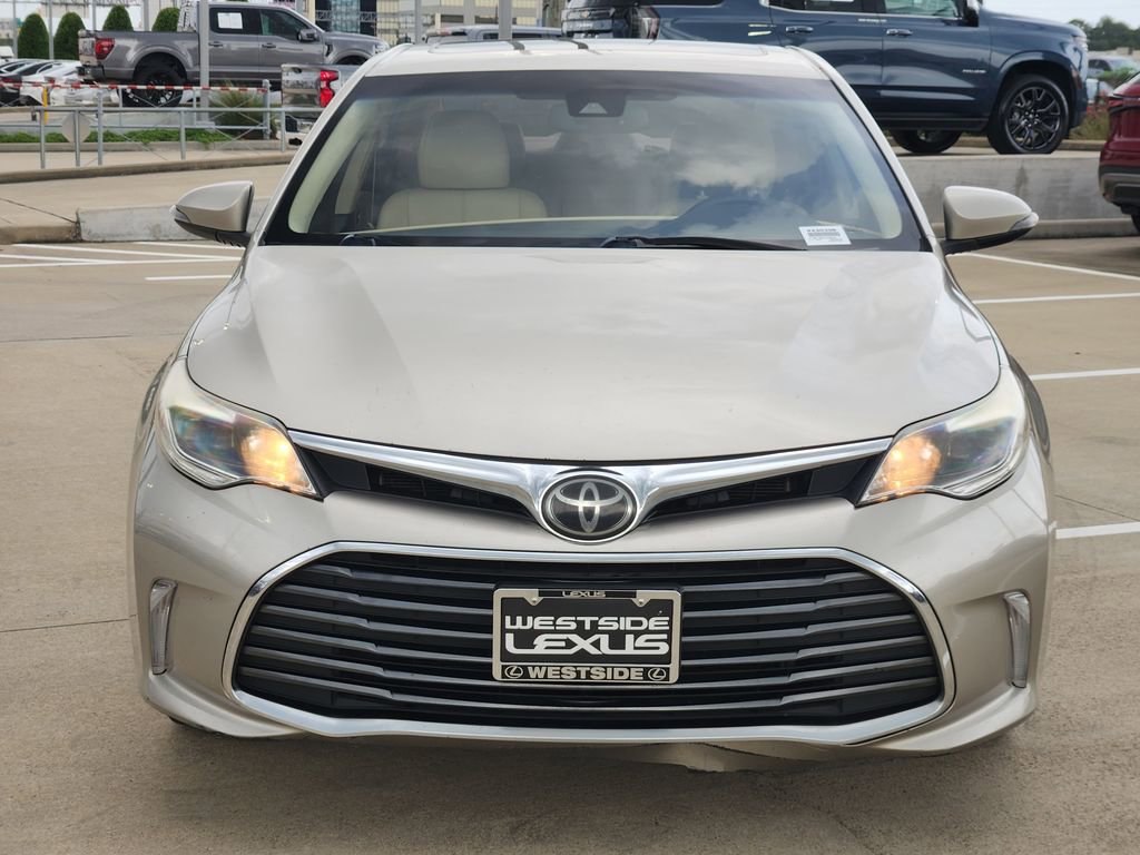 Used 2018 Toyota Avalon XLE Premium FWD image 2