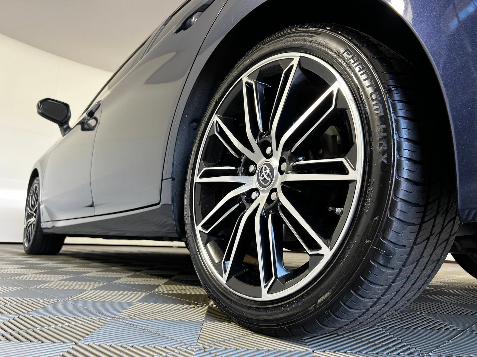 Used 2019 Toyota Avalon XSE FWD image 28