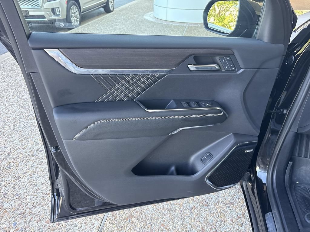 Certified 2024 GMC Acadia Denali w/ LPO, Floor Liner Package AWD/4WD image 22