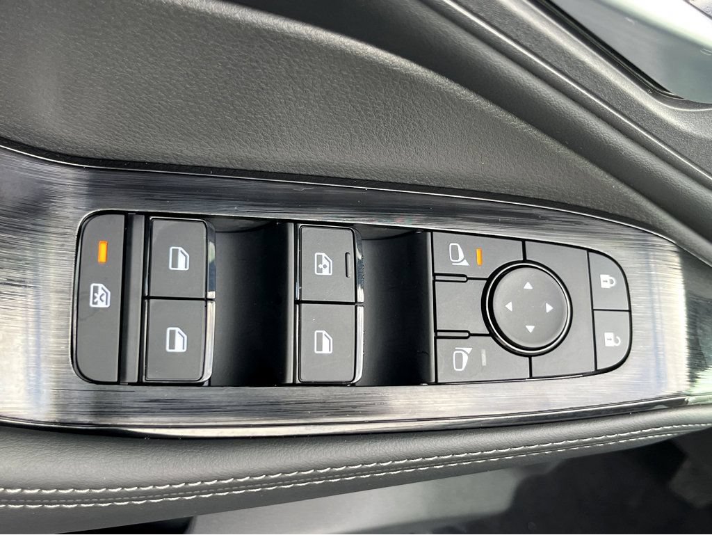 New 2025 Nissan Rogue SV FWD image 14
