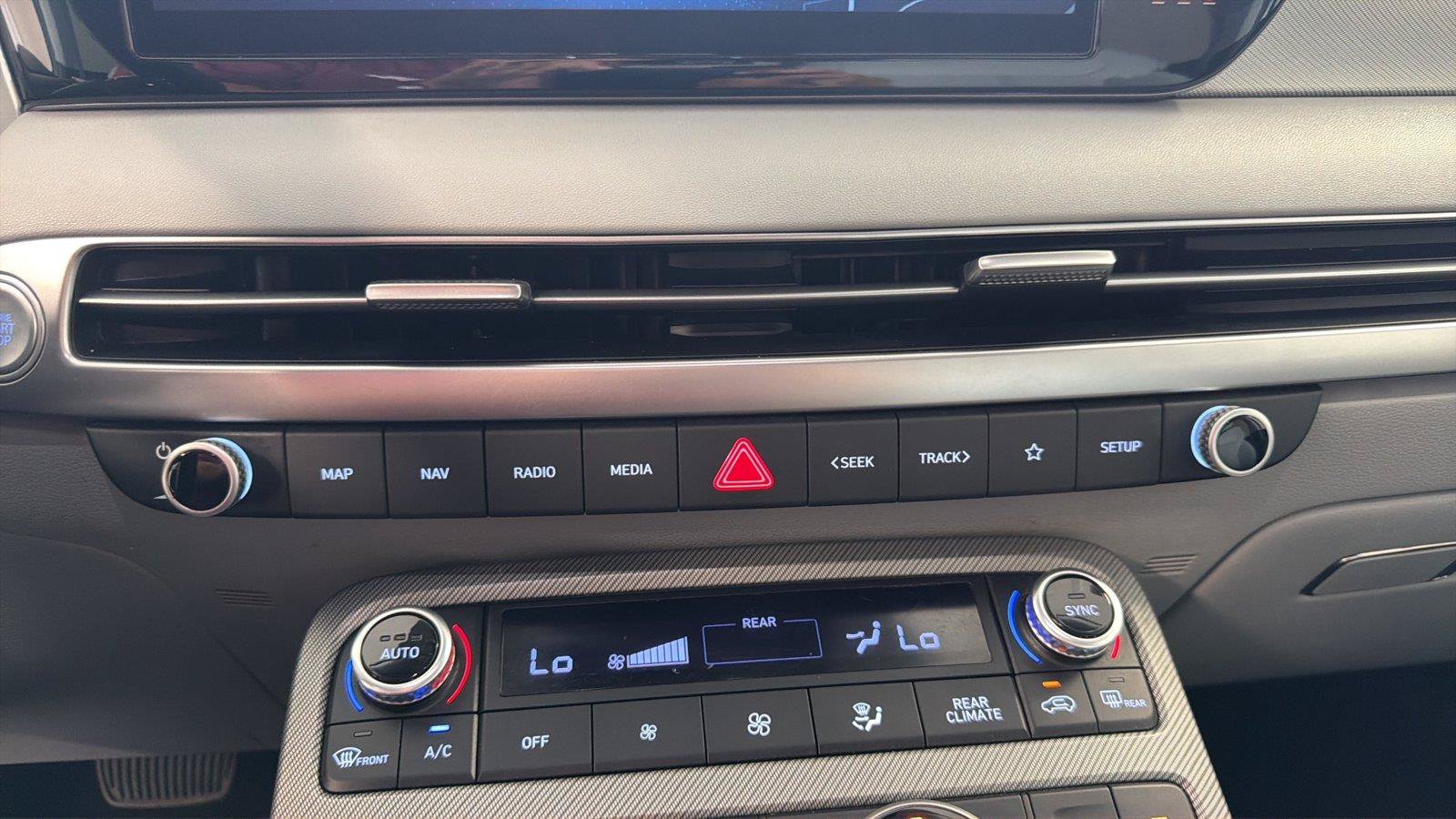 Used 2024 Hyundai Palisade SEL AWD/4WD image 19