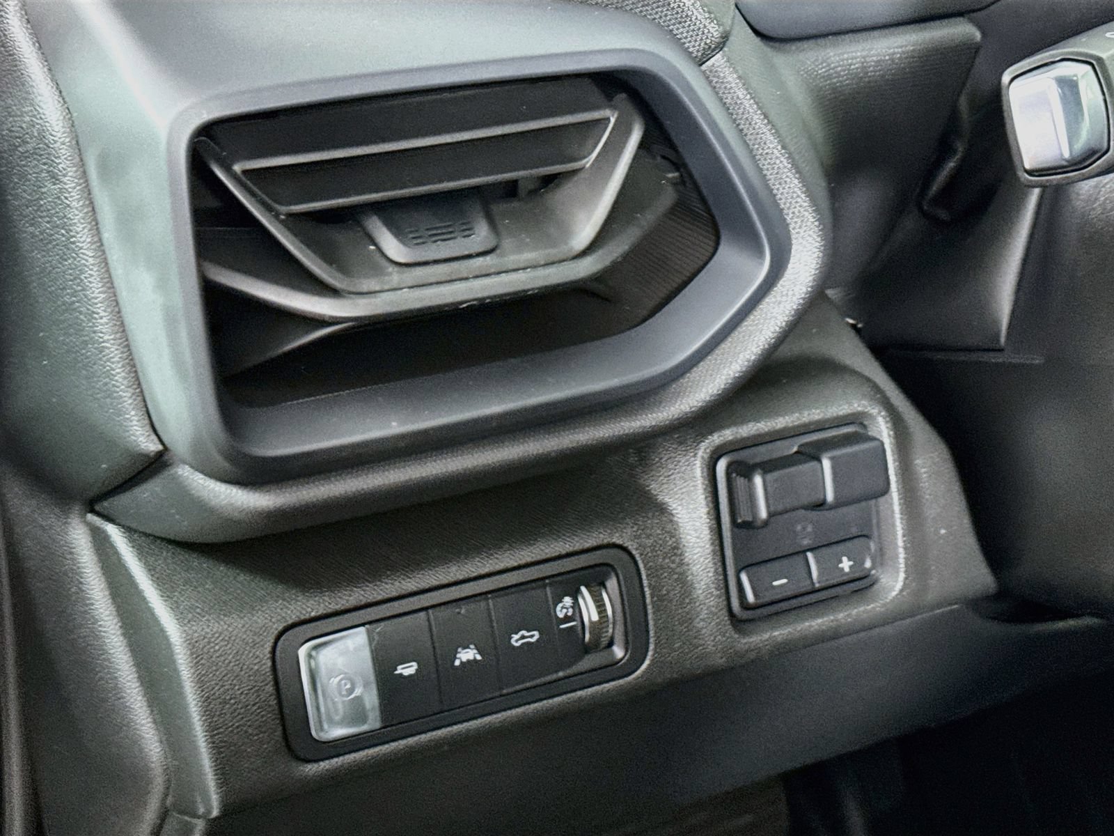 Used 2024 Chevrolet Silverado EV W/T AWD/4WD image 7