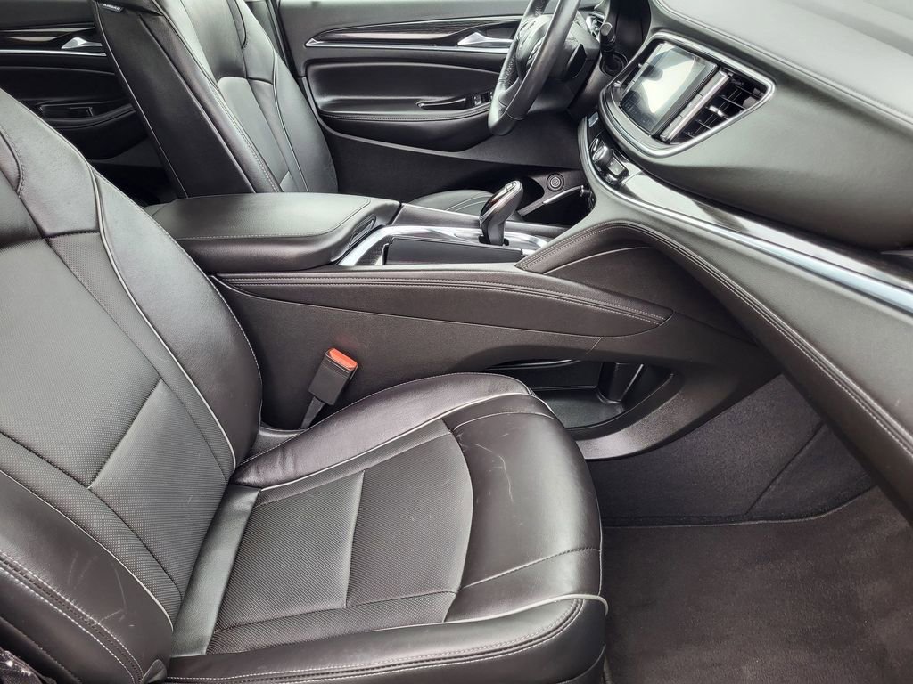 Used 2020 Buick Enclave Avenir w/ Avenir Technology Package AWD/4WD image 10