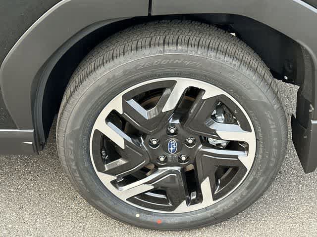 Used 2025 Subaru Forester Limited AWD/4WD image 5