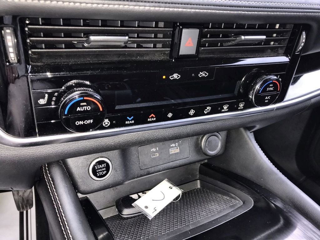 Used 2023 Nissan Rogue SL w/ SL Premium Package image 19