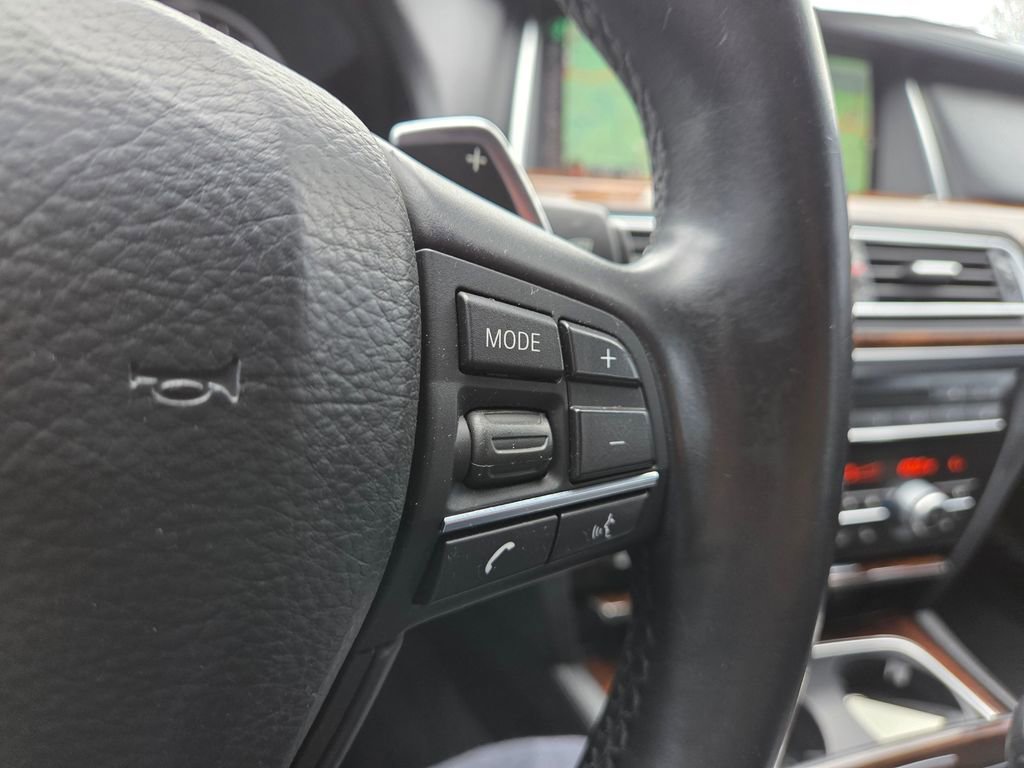 Used 2015 BMW 740Li image 27