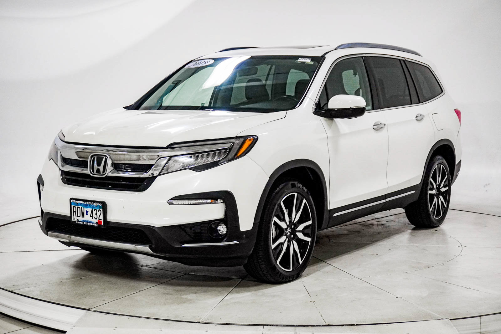 Used 2019 Honda Pilot Touring image 3