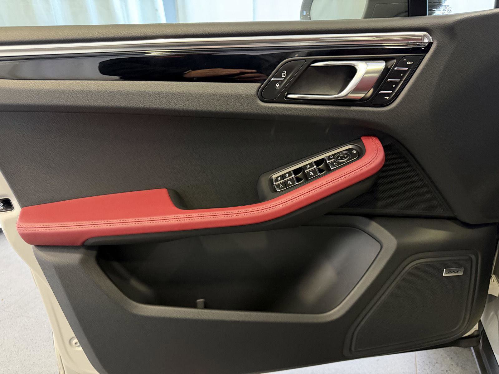 Used 2025 Porsche Macan S image 15