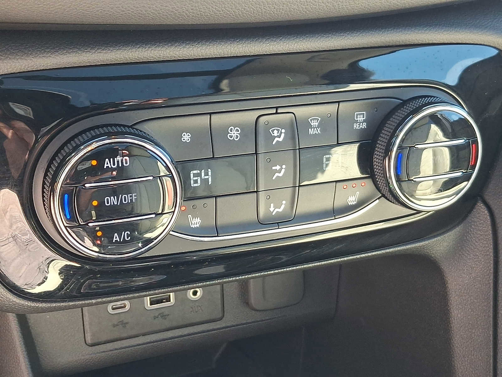 Used 2023 Buick Encore GX Select w/ Experience Buick Package FWD image 18