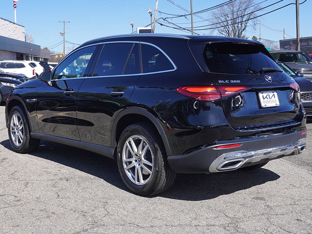 Used 2023 Mercedes-Benz GLC 300 4MATIC image 9