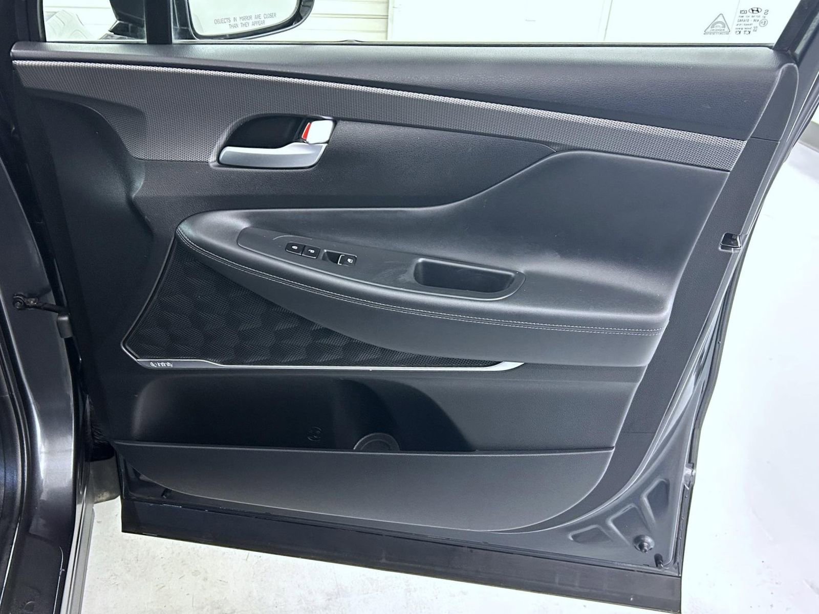 Used 2020 Hyundai Santa Fe SEL w/ Convenience + Premium Package image 16