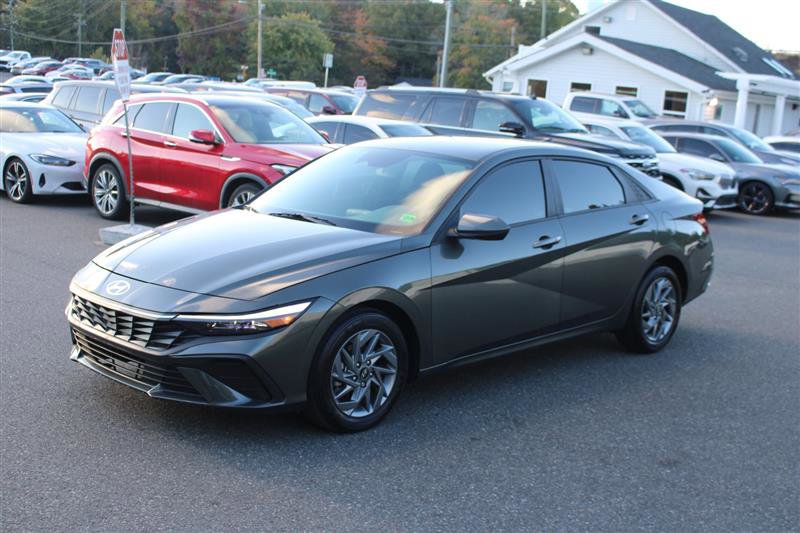 Used 2024 Hyundai Elantra SEL image 4