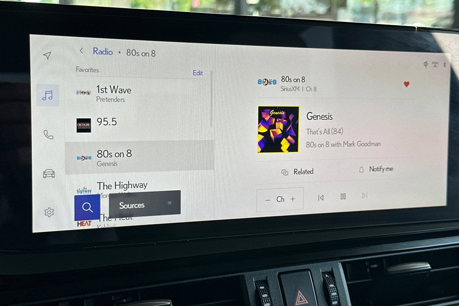 Certified 2025 Lexus ES 300h w/ Premium Package image 14