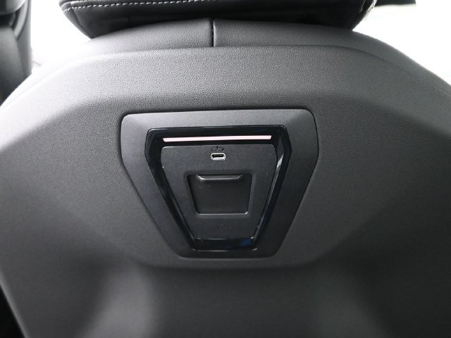 New 2026 BMW i5 eDrive40 AWD/4WD image 17