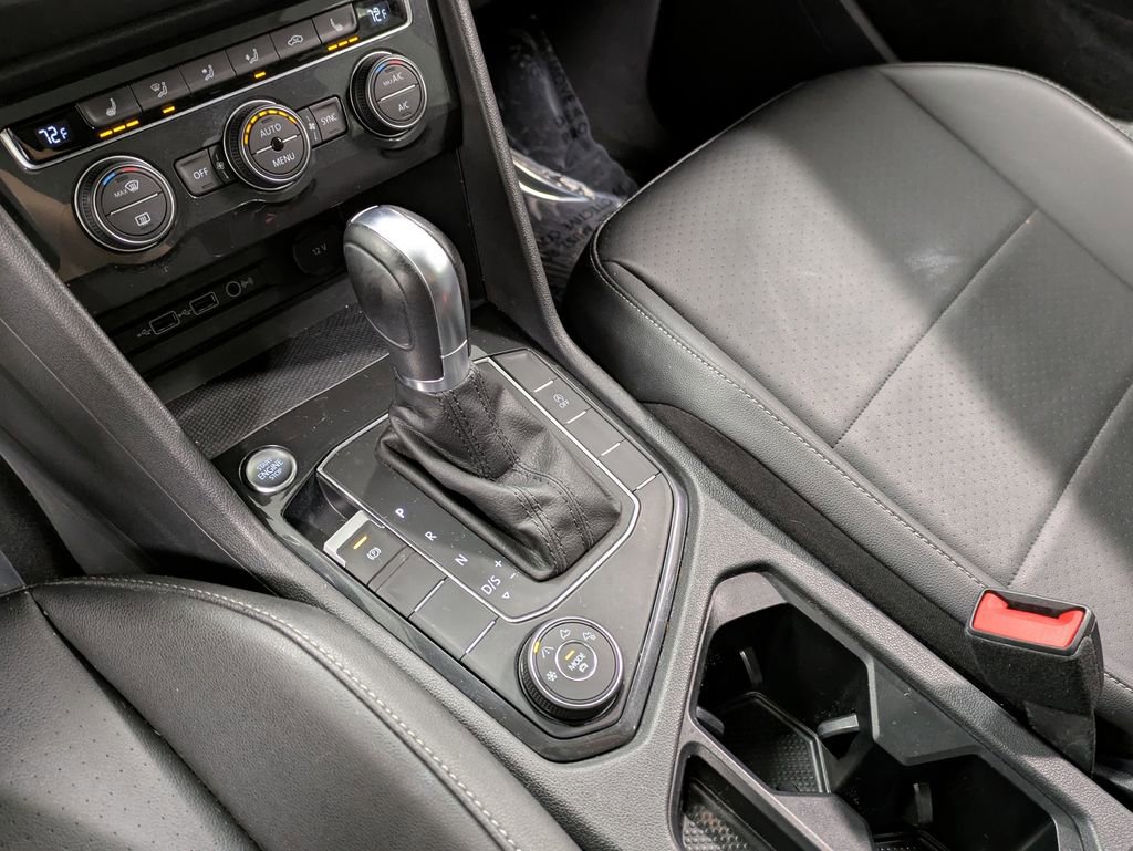 Used 2019 Volkswagen Tiguan SE w/ Panoramic Sunroof Package image 17