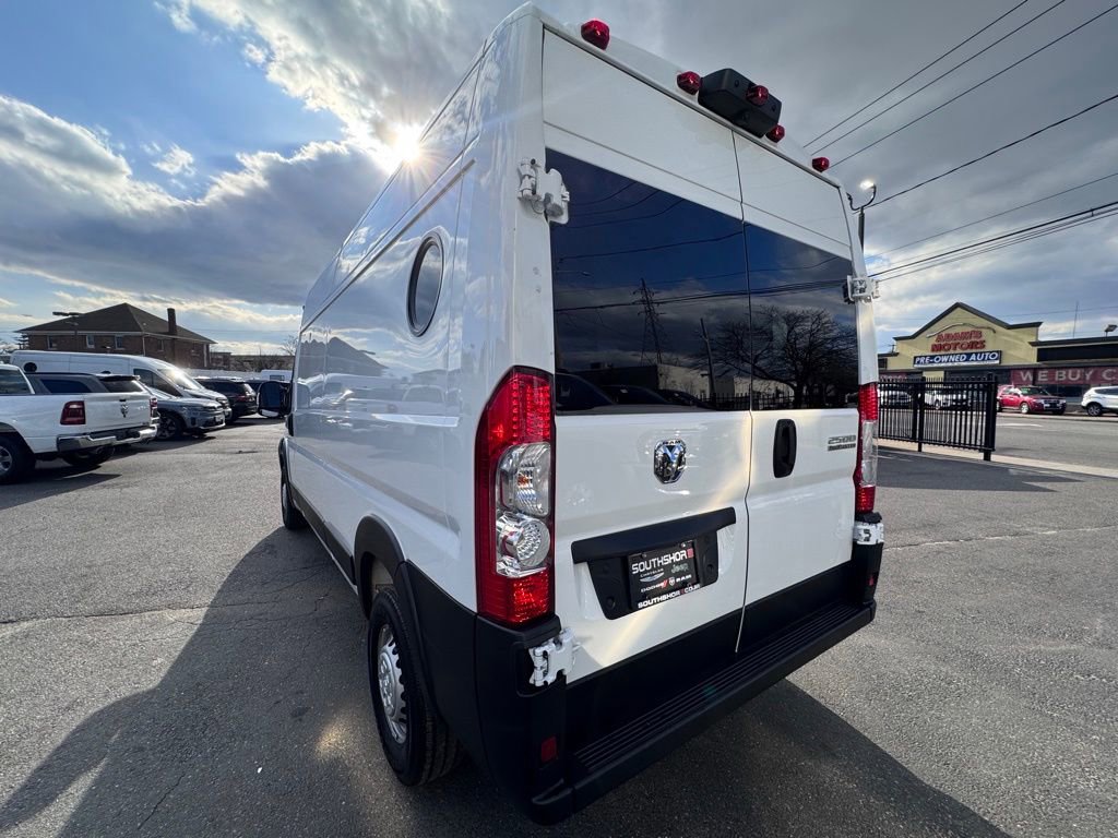 Used 2025 RAM ProMaster 2500 w/ Convenience Group FWD image 5