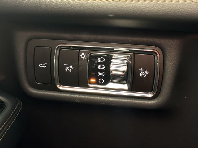 Used 2026 Lincoln Aviator AWD image 10
