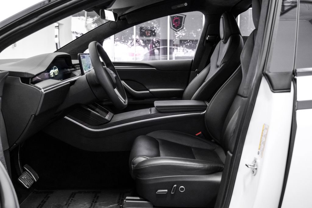 Used 2023 Tesla Model X image 4