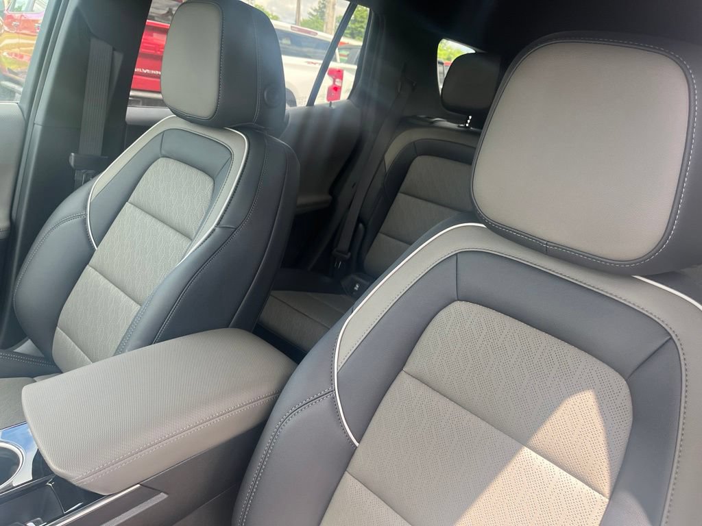 New 2026 Chevrolet Equinox LT w/ Convenience Package II FWD image 15