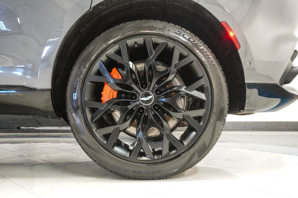 Used 2021 Aston Martin DBX AWD/4WD image 36