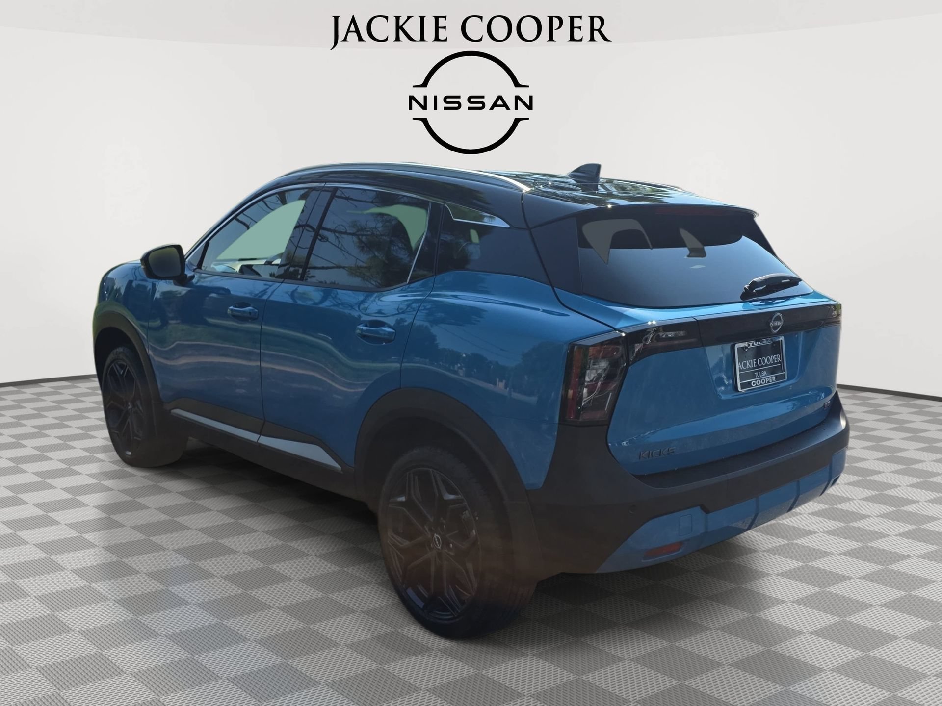 New 2026 Nissan Kicks SR w/ SR Premium Package FWD image 7