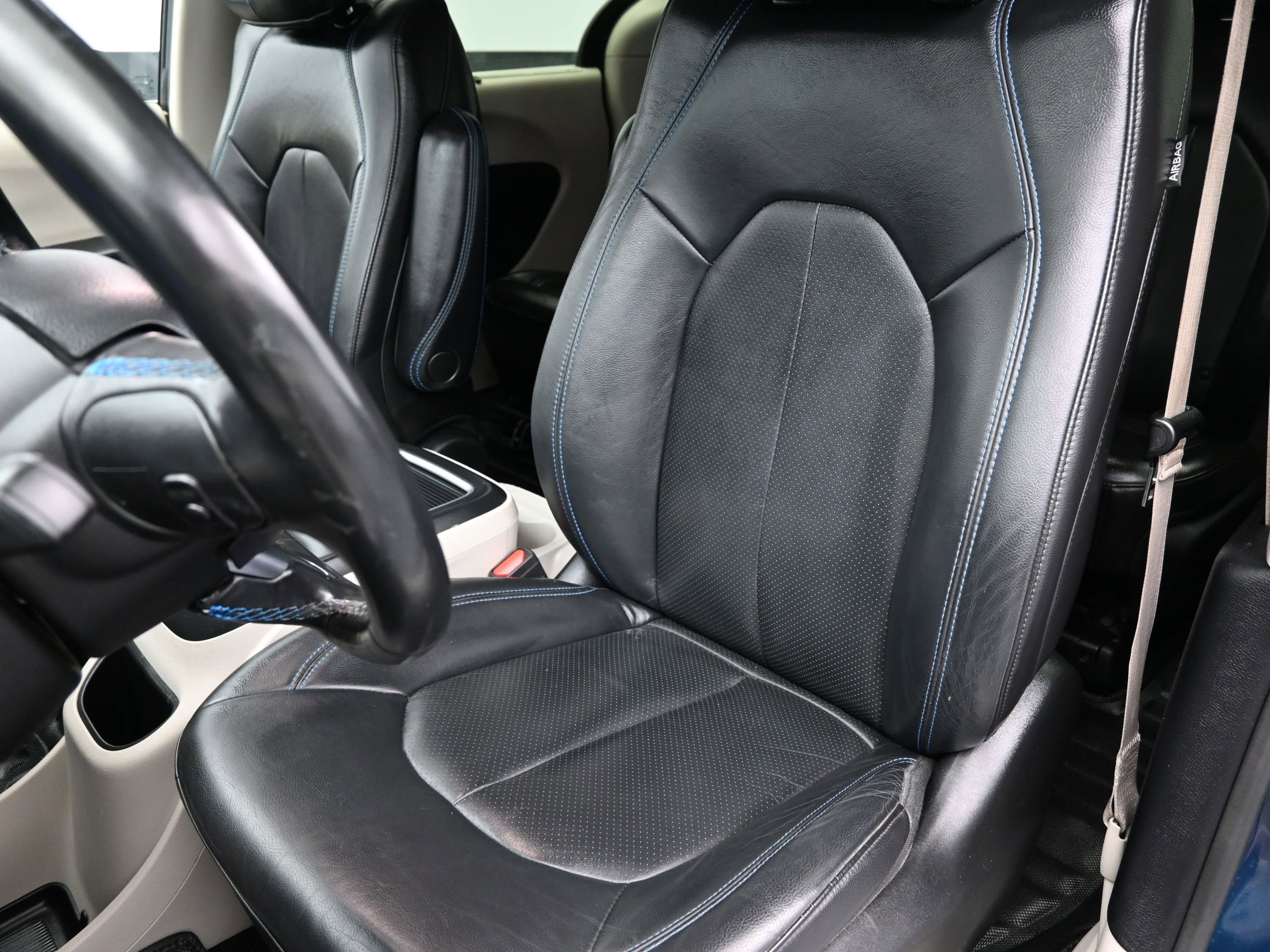 Used 2021 Chrysler Pacifica Touring-L image 20