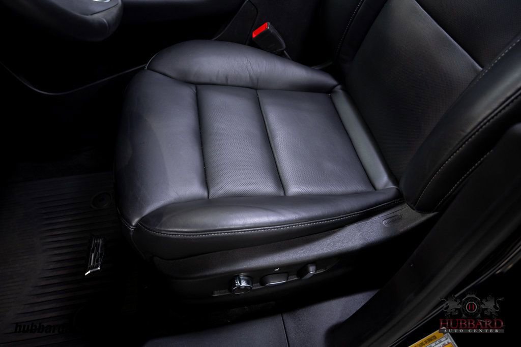 Used 2023 Cadillac XT4 Premium Luxury image 19