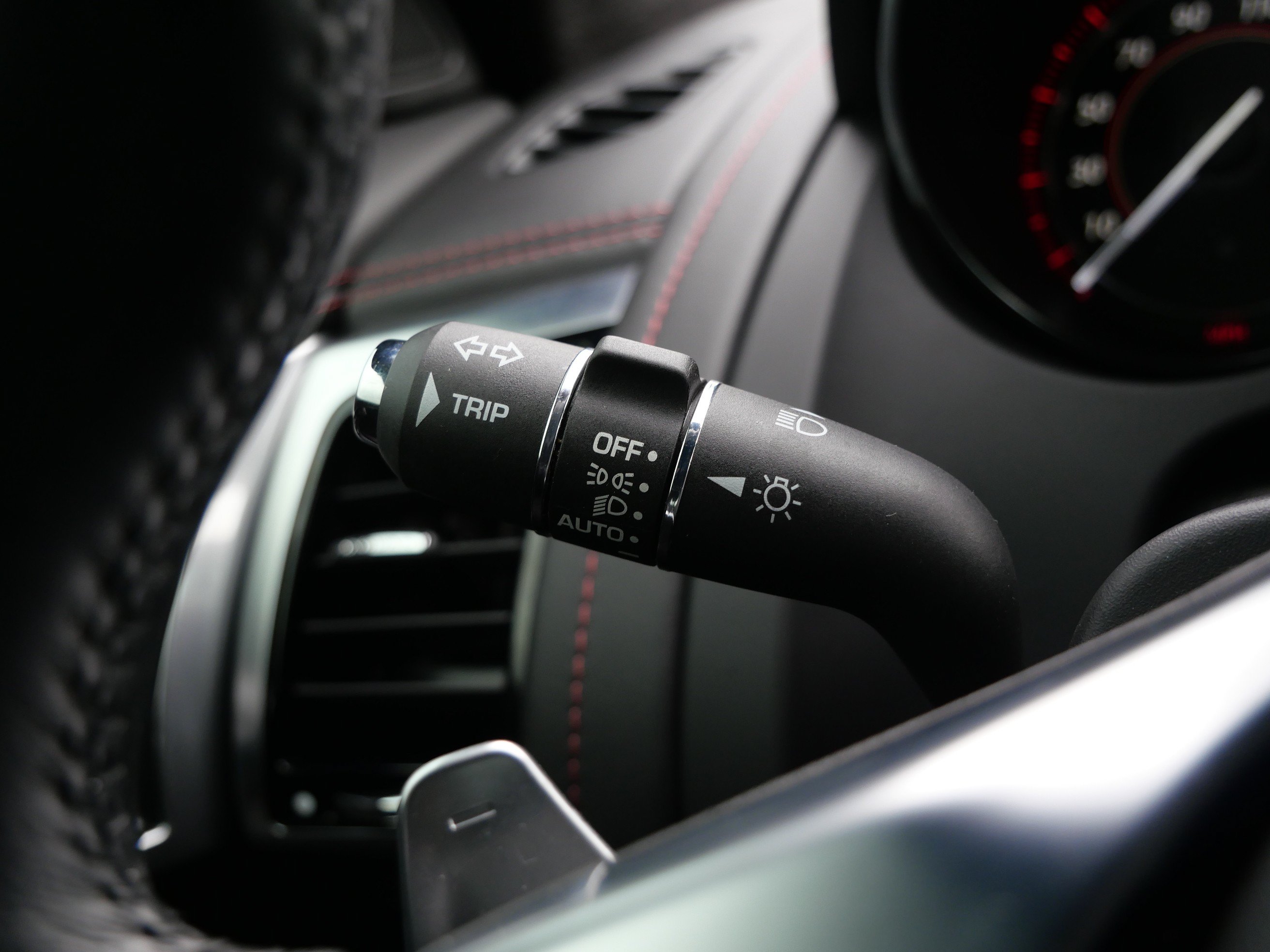 Used 2020 Jaguar F-TYPE Convertible RWD image 23